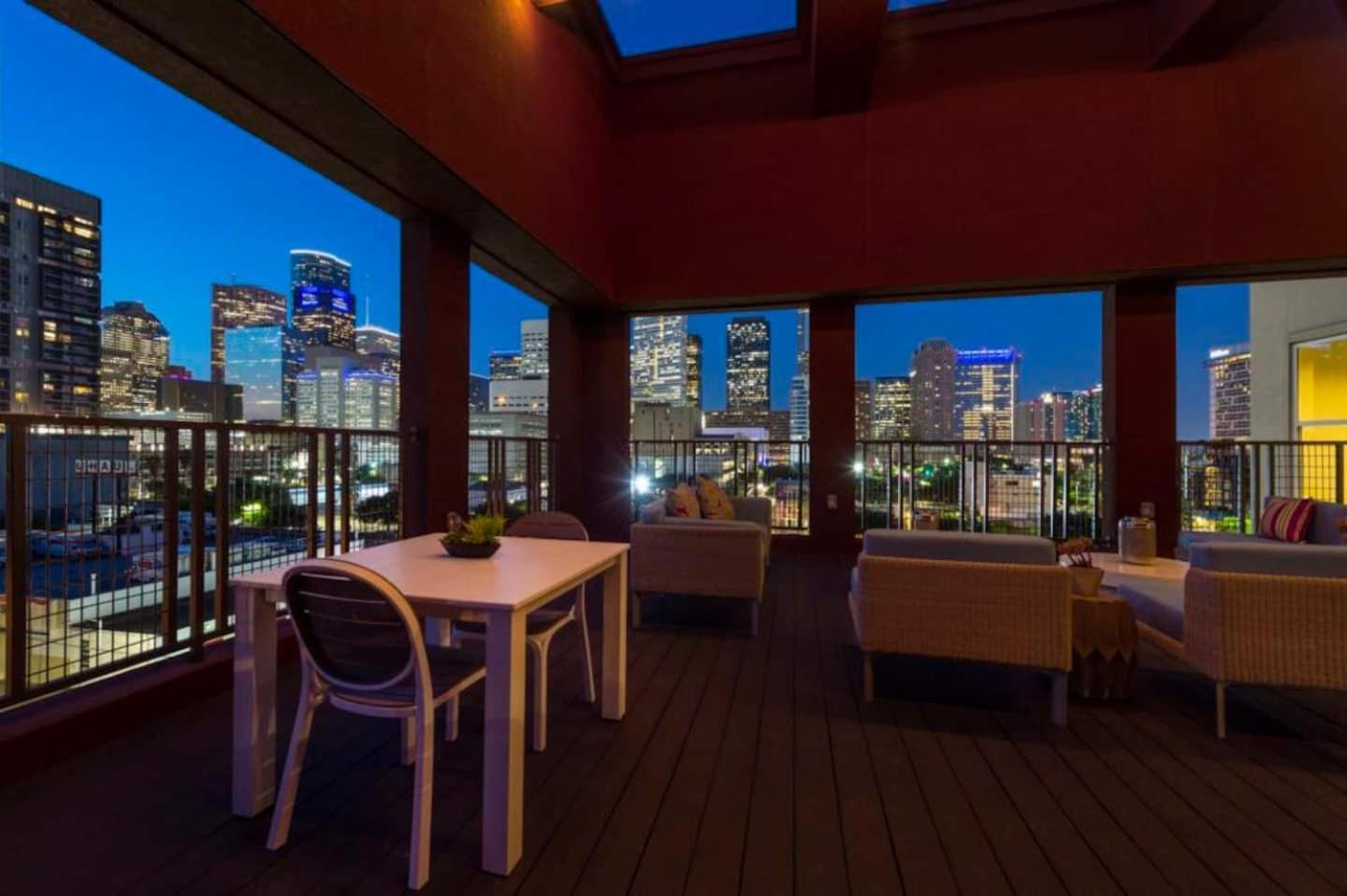 Downtown Apt Free Parking - Pool - Gym - Fully Kitchen ฮูสตัน ภายนอก รูปภาพ