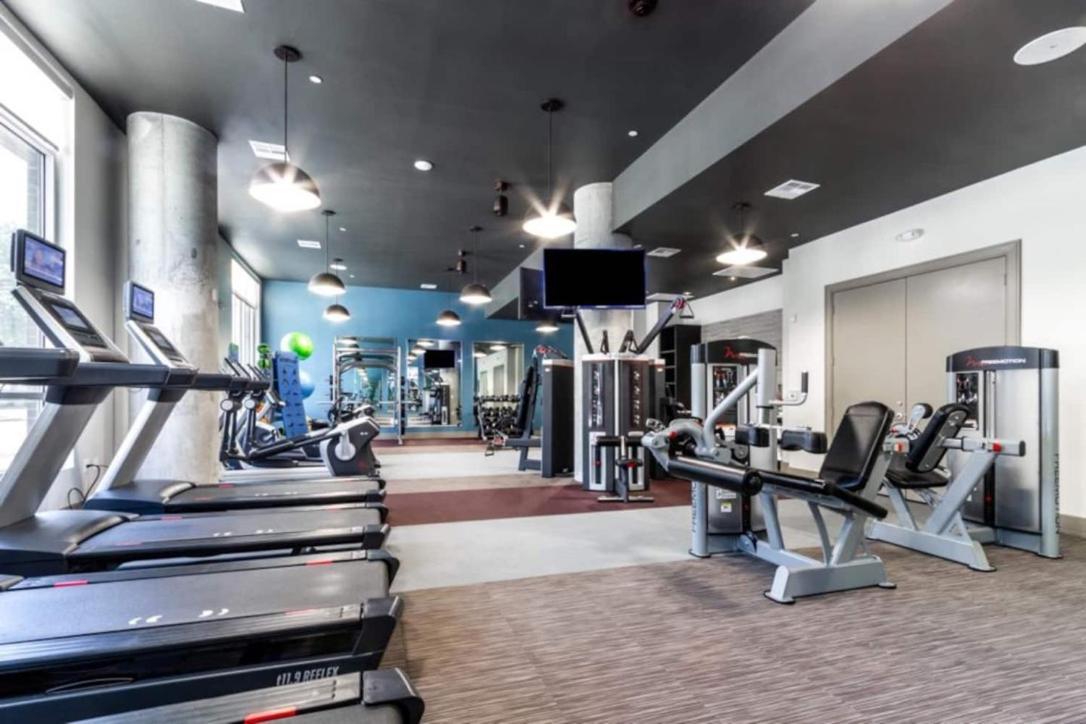 Downtown Apt Free Parking - Pool - Gym - Fully Kitchen ฮูสตัน ภายนอก รูปภาพ