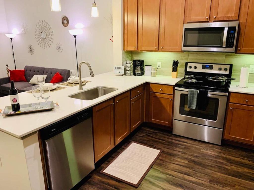 Downtown Apt Free Parking - Pool - Gym - Fully Kitchen ฮูสตัน ภายนอก รูปภาพ