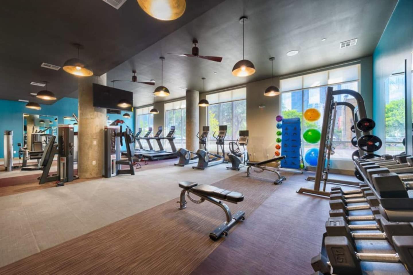 Downtown Apt Free Parking - Pool - Gym - Fully Kitchen ฮูสตัน ภายนอก รูปภาพ