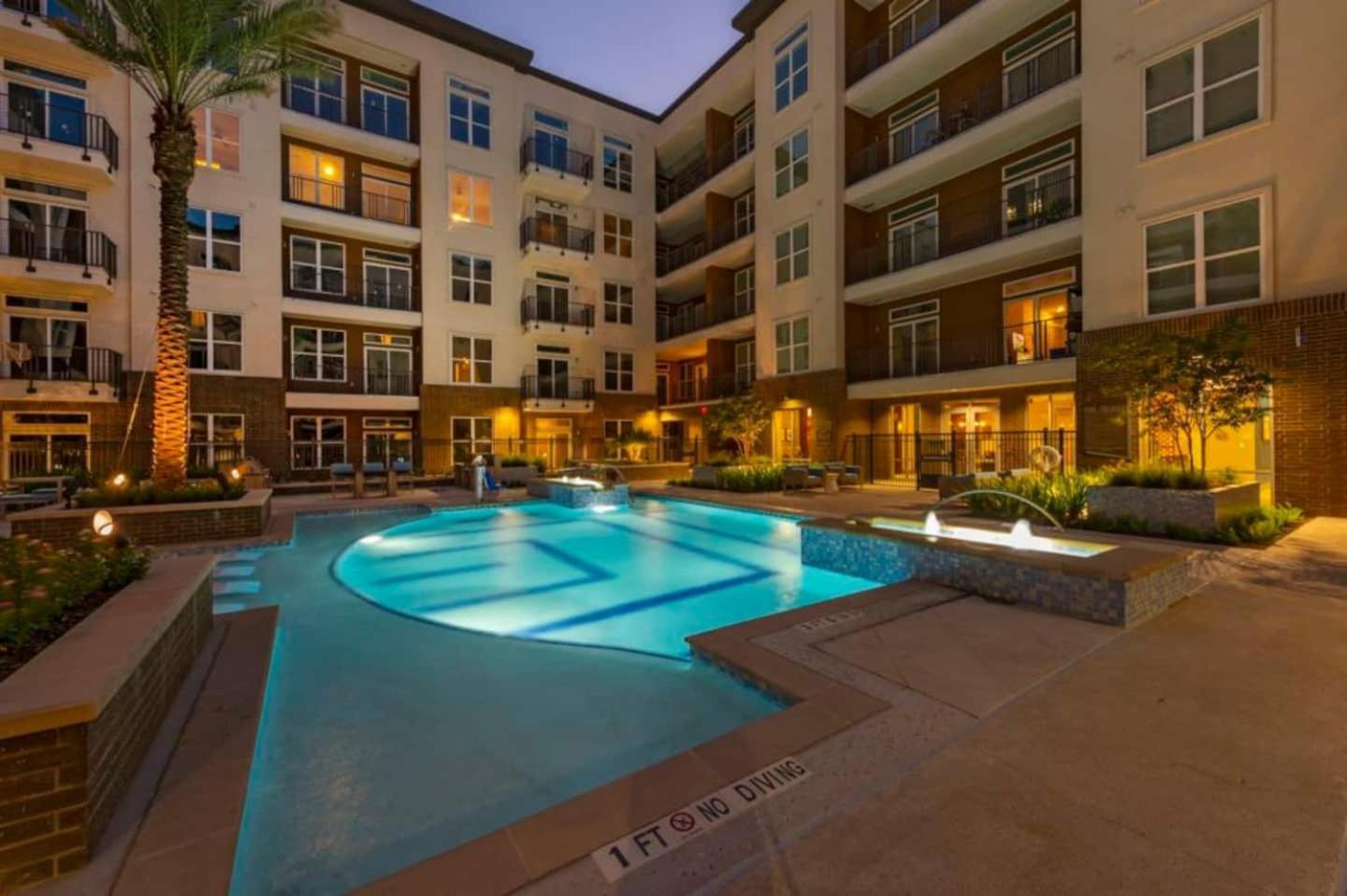 Downtown Apt Free Parking - Pool - Gym - Fully Kitchen ฮูสตัน ภายนอก รูปภาพ